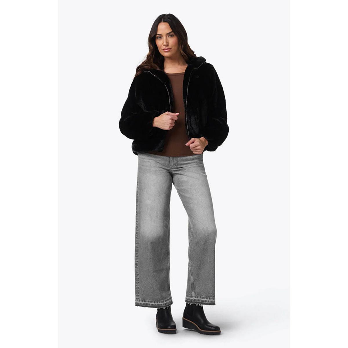 Mobile Warming Women's 7.4V Onyx Heated Jacket Mobile Warming Women's 7.4V Onyx Heated Jacket