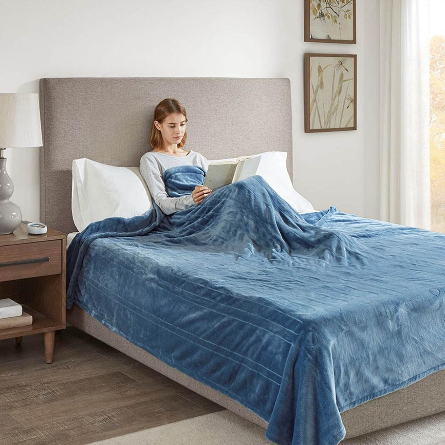 Beautyrest 100% Polyester Knitted Solid Microlight to Solid Microlight Heated Bl