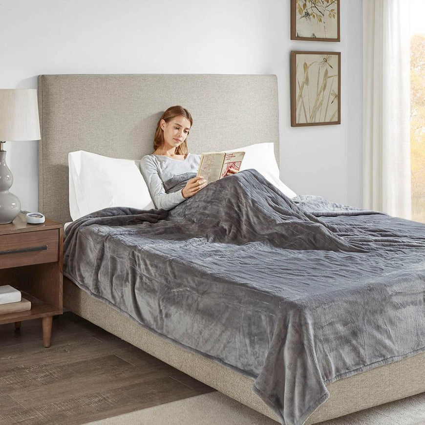 Beautyrest 100% Polyester Solid Microlight to Solid Microlight Heated Blanket - 